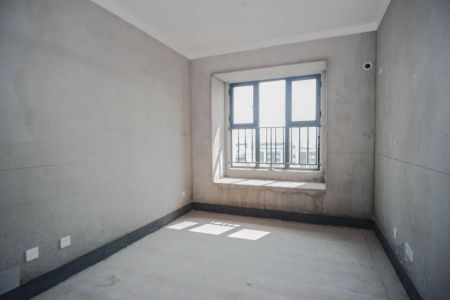 华地学府公园96平三室两厅中间楼层