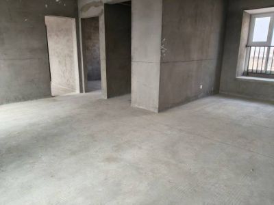 丰香南苑120平方三室两厅 好楼层