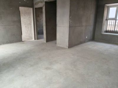 红梅谷壹号院两室两厅95平急售60万