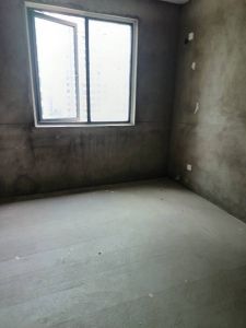 丽水河畔三室一厅  88平毛坯急售40万