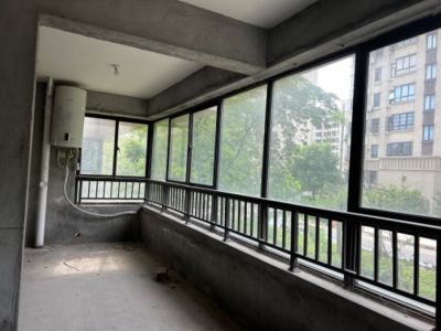 文德凯旋门95平方中户纯毛坯价低