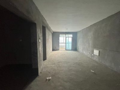 丰香南苑110平方三室两厅纯毛坯价低