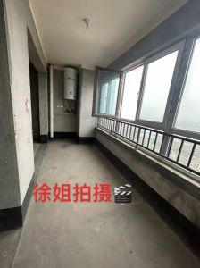 谊华雍景府114平方四室两厅纯毛坯价低