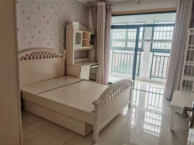 华展中央花园138平方简装顶复多个房间价低