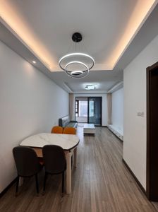 世茂锦云 璞园 92平74.8万，全新装修一天没住