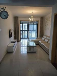 华展中央花园86平方精装二室二厅29万