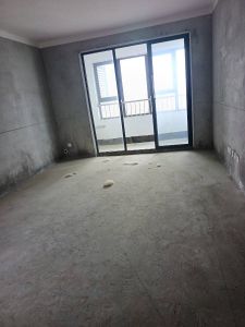 南湖佳苑三室两厅一厨一卫120平米，房主急售35万