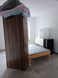 南湖佳苑三室一厅105平方中装每月1200